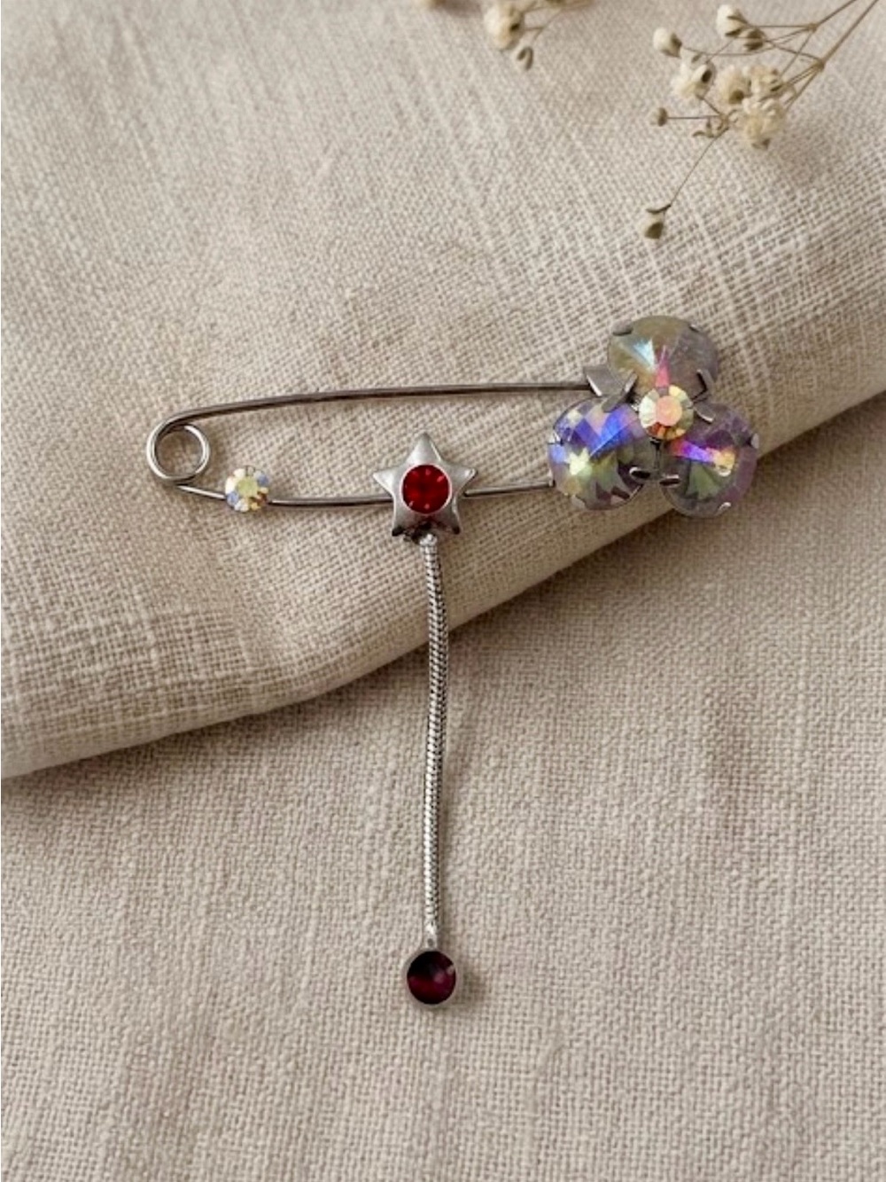 Vintage Safety Pin Brooch with Aurora Borealis Crystals & Dangling Star Wand